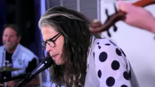 Steven Tyler performs DREAM ON at Recovery Unplugged Drug Rehab Center HD