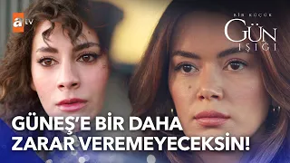 Elif, arabayı Dila'nın üzerine sürüyor! - Bir Küçük Gün Işığı 23. Bölüm