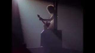 Queen - We Will Rock You (Slow) (Live in Houston: 11/12/1977)
