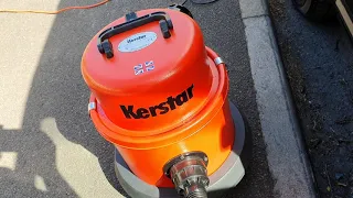 kerstar  kv10 vacuuming the car