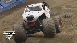 Monster Mutt Dalmatian Monster Truck winning Freestyle - Los Angeles │ Monster Jam 2018