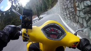 Abfahrt vom Stilfser Joch, Vespa GTS 300