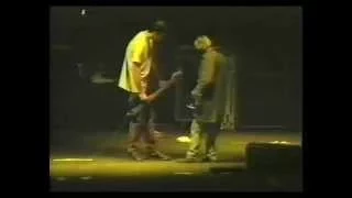 Nirvana Fail Polly ( Kurt Cobain não lembra como toca a música)