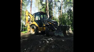 Копаю котлован на экскаваторе погрузчике CAT 432E