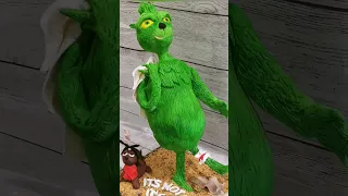 3D Grinch cake tutorial. Go check it out!!