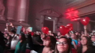 Dulce María en el Metropolitan 24.03.17 - Rompecorazones (fan action)