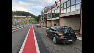 Spa Francorchamps - BMW 130i full stock chasing Porsche Cayman GTS