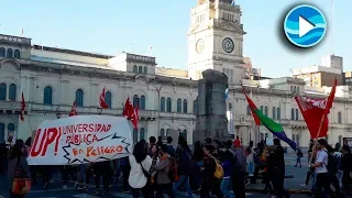 Clases públicas, marchas y abrazos en defensa de la Universidad Pública