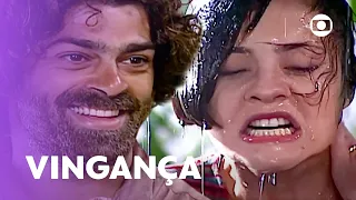 Catarina faz chantagem com Petruchio e leva o maior banho 😅 | O Cravo e a Rosa