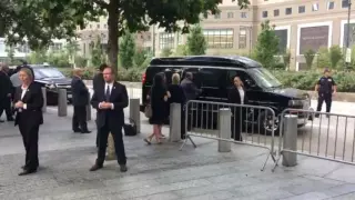 Хиллари Клинтон в обмороке. Hillary Clinton fainted