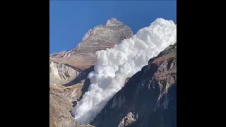 An Avalanche captured on cam