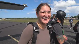 Marielle and the girls visit Skydive DeLand