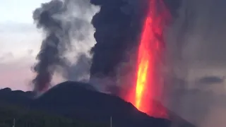 Fire Fountain and Ash Plumes at La Palma Volcano, Oct 26th