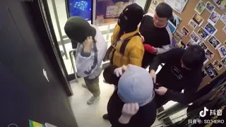 ( english sub)Best Chinese elevator prank. try not to laugh. Best completion of prank videos.