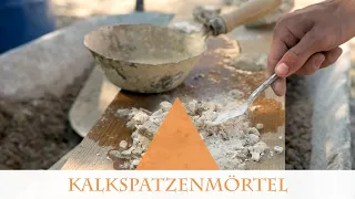 Handwerkliche Herstellung von Kalkspatzenmörtel | Verputz- und Mauermörtel