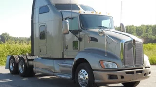 Дальнобой по США Америка. Обзор 2013 года Kenworth T660. Как получить права на фуру в США?