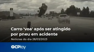 Carro 'voa' após ser atingido por pneu em acidente