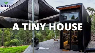 Amazing Ultra Modern Tiny House Will Blow Your Mind