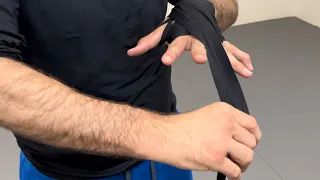 How to wrap hands for boxing or Muay Thai