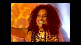 EAGLE EYE & NENEH CHERRY - Long Way Around (Lottery Show 2000)