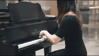 Claire de Lune - Debussy on Public Piano