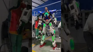 The 2.6M Tall Gundam Exia Cosplay Suit Up! Cosplay made by @zuodaojudega [TikTok].