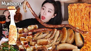 ASMR MUKBANG Beef intestine" Gopchang & daechang & Fire spicy Noodle & baked cheese "Eating show