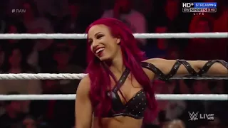 Raw  Becky Lynch vs Sasha Banks