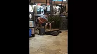 Street performer in Waikiki