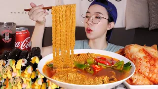 파송송 땡초 팍! 라면에 직접만든 꼬마김밥 먹방 Spicy Ramen & Little Gimbap Mukbang