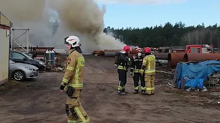 Ogromny pożar pianki przy ul. Na Uboczu w Toruniu