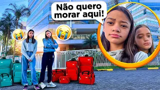 TIVEMOS QUE MUDAR DE CASA POR CAUSA DAS GAROTAS DO CONDOMÍNIO!!