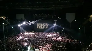 KISS - Detroit Rock City intro (live in Glasgow 16/07/19)