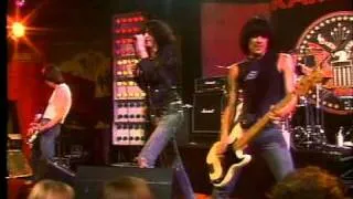 Ramones - 04 - Don't Come Close (live)