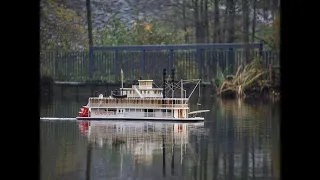 Heckraddampfer Chaperon auf dem Lake Seiler