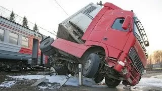 Best truck crashes, truck accident compilation 2014 Part 8