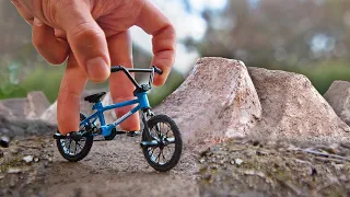 FINGER BMX-ING!