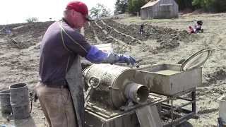 Amazing Invention Demonstrated by Man from Georgia Who Designed and Built it to Find Diamonds in AR