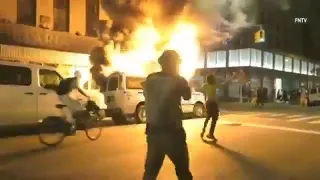 BLM & Antifa уничтожают полицейские машины