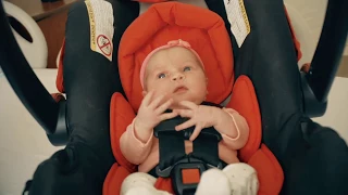 Comment mettre bébé dans son siège d'auto