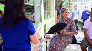Queen Máxima traveling by boat to fishers at island Talim, Philippines