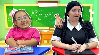 MC Divertida e a História de Amizade na Escola |  Wednesday and School Friendship Story