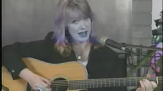 Nancy Wilson demonstrates the intro to Crazy On You