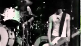 Needles & Pins (live) - Ramones “For all you lonely hearts out there” (joey Ramone)