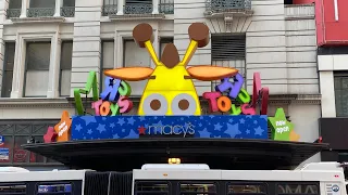 NEW Toys R Us OPENS in Manhattan New York City!!! Video Review & Walkthrough!