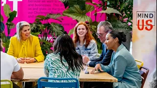 Queen Máxima - in yellow - at work for mental health