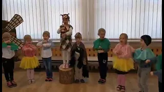 "Vijo lizdą pelėda" lietuvių liaudies daina