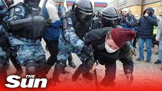 Protesters clash with cops in fury over jailing of Putin critic Navalny