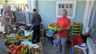 živa istina. Na pijaci u Bužimu, samo dva manja štanda voća i povrća. Pogledajte čega ima najviše!?