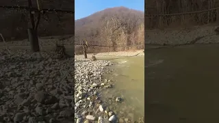 Лазаревское Сочи село Татьяновка подвесной мостик , скалы - река Псезуапсе. Февраль 2022